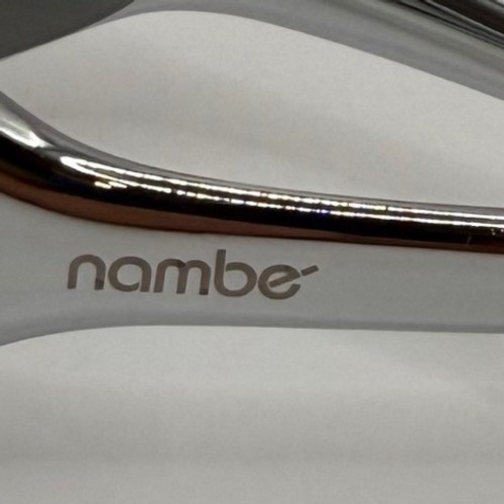 Nambe Curvo Salad Scissor Tongs Wood and Stainless Steel Serving Utensils